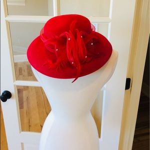 Ann Marie Red Hat Matching Gloves Set